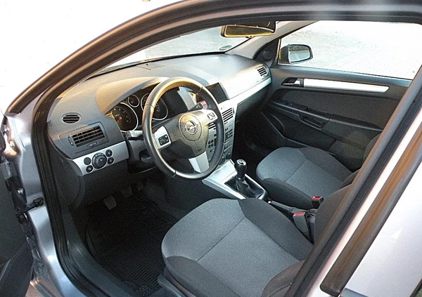 Opel Astra cena 15900 przebieg: 180300, rok produkcji 2009 z Raszków małe 497
